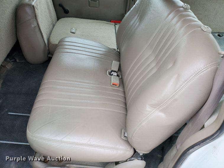 image for item HK9223 1996 Chevrolet Suburban C1500  SUV