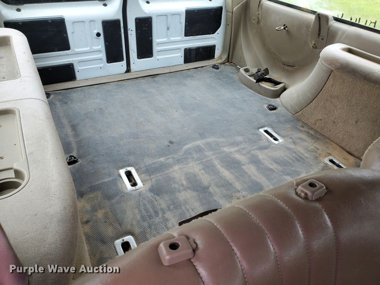 image for item HK9223 1996 Chevrolet Suburban C1500  SUV