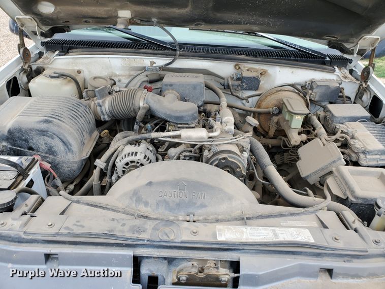 image for item HK9223 1996 Chevrolet Suburban C1500  SUV