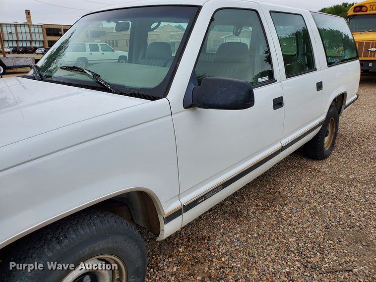 image for item HK9223 1996 Chevrolet Suburban C1500  SUV