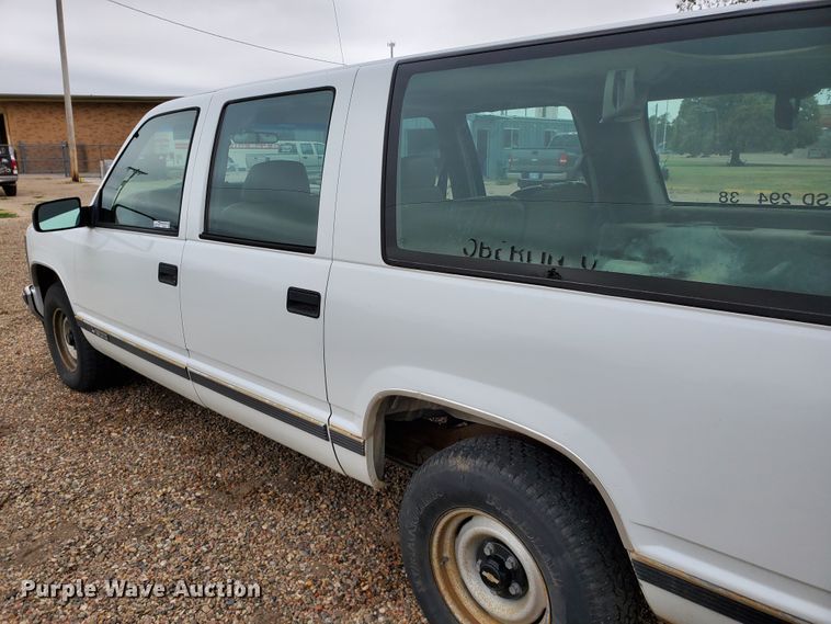 image for item HK9223 1996 Chevrolet Suburban C1500  SUV