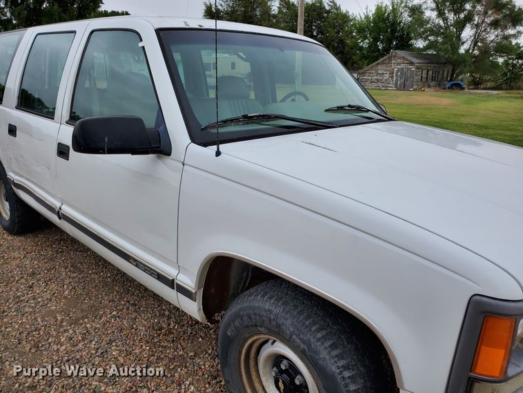 image for item HK9223 1996 Chevrolet Suburban C1500  SUV