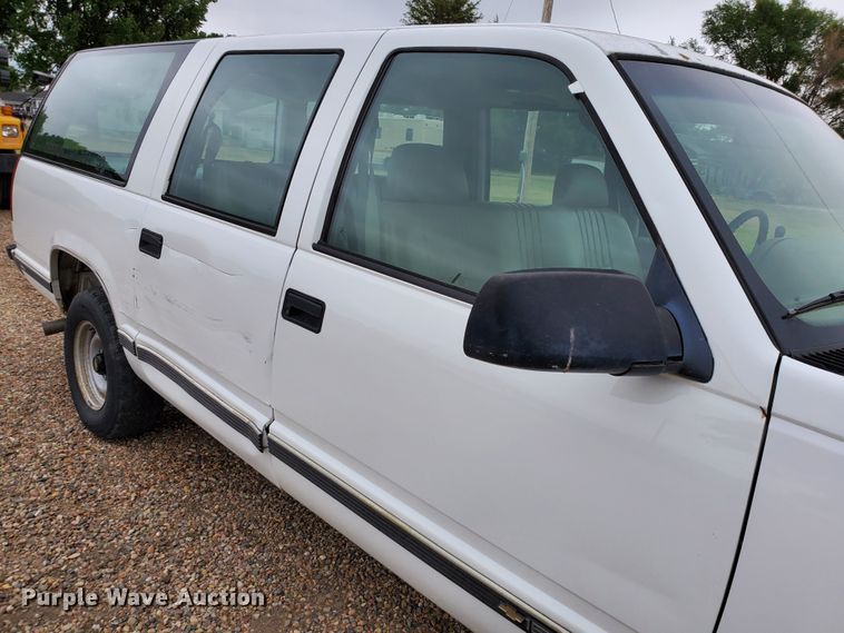 image for item HK9223 1996 Chevrolet Suburban C1500  SUV