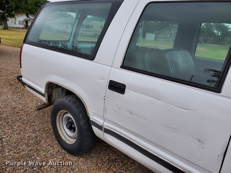 image for item HK9223 1996 Chevrolet Suburban C1500  SUV