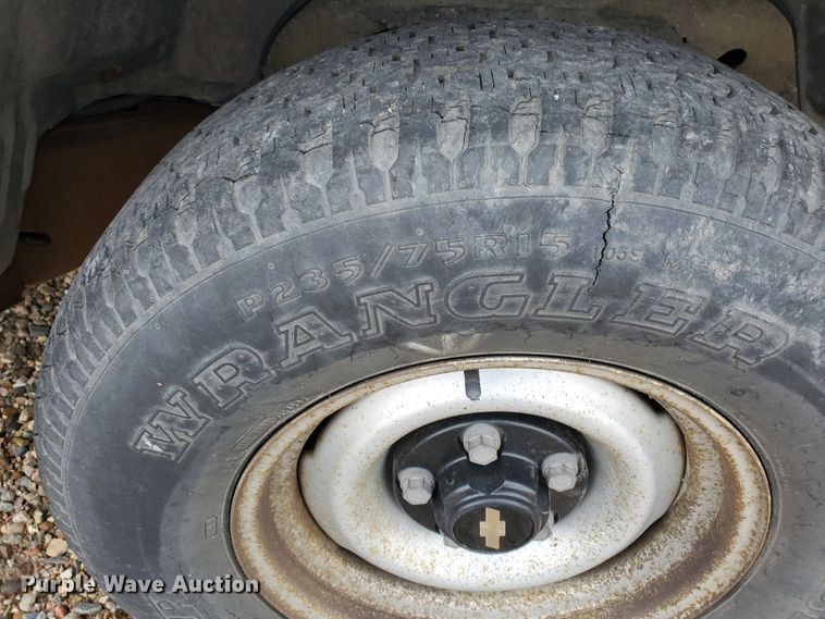 image for item HK9223 1996 Chevrolet Suburban C1500  SUV