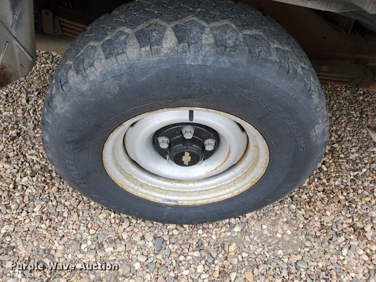 image for item HK9223 1996 Chevrolet Suburban C1500  SUV