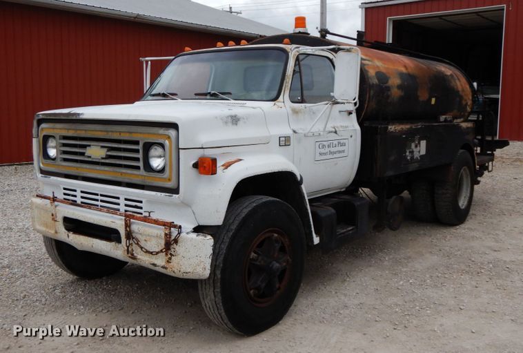 image for item HM9716 1985 Chevrolet 70  oil distributor truck