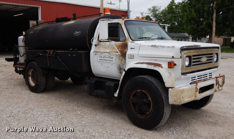 image for item HM9716 1985 Chevrolet 70  oil distributor truck