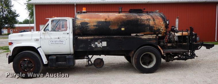 image for item HM9716 1985 Chevrolet 70  oil distributor truck