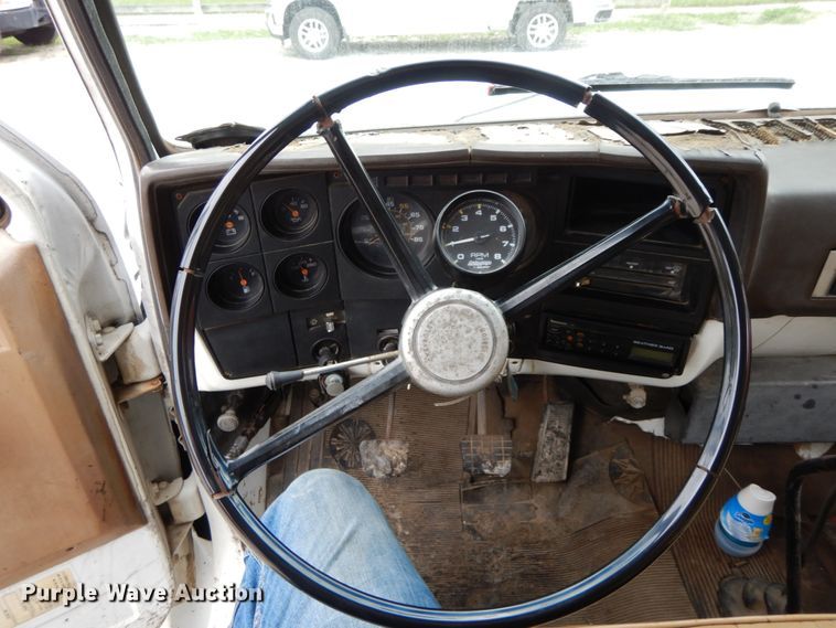 image for item HM9716 1985 Chevrolet 70  oil distributor truck