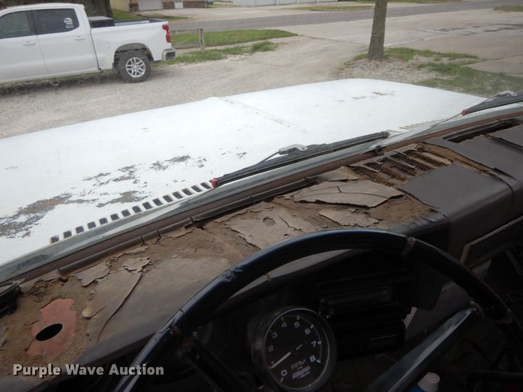 image for item HM9716 1985 Chevrolet 70  oil distributor truck