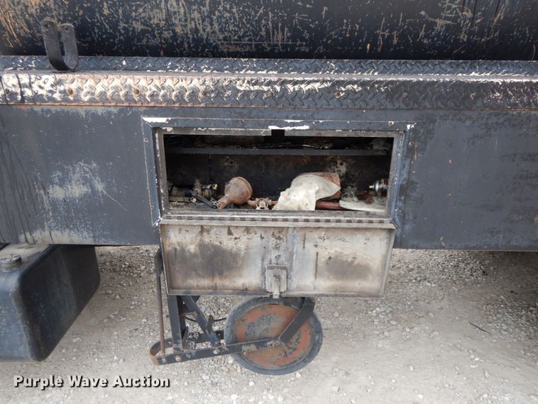 image for item HM9716 1985 Chevrolet 70  oil distributor truck