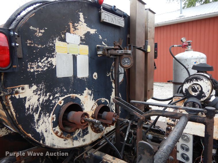 image for item HM9716 1985 Chevrolet 70  oil distributor truck