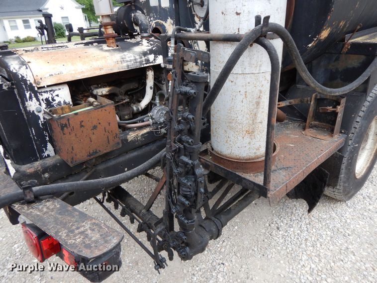 image for item HM9716 1985 Chevrolet 70  oil distributor truck