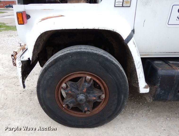 image for item HM9716 1985 Chevrolet 70  oil distributor truck