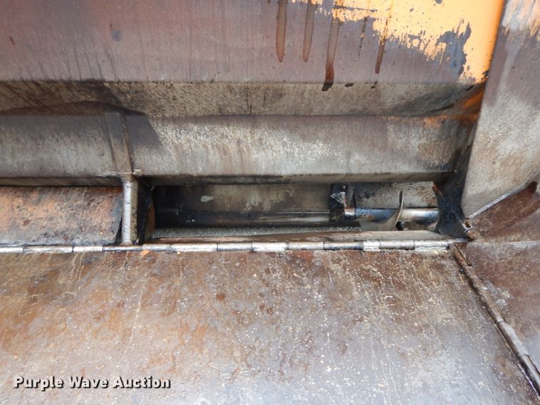 image for item HM9717 1998 Mauldin 690E  paver