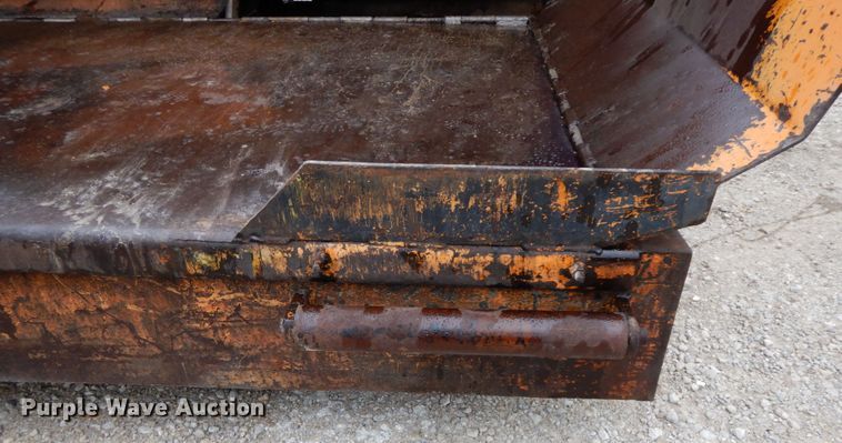 image for item HM9717 1998 Mauldin 690E  paver