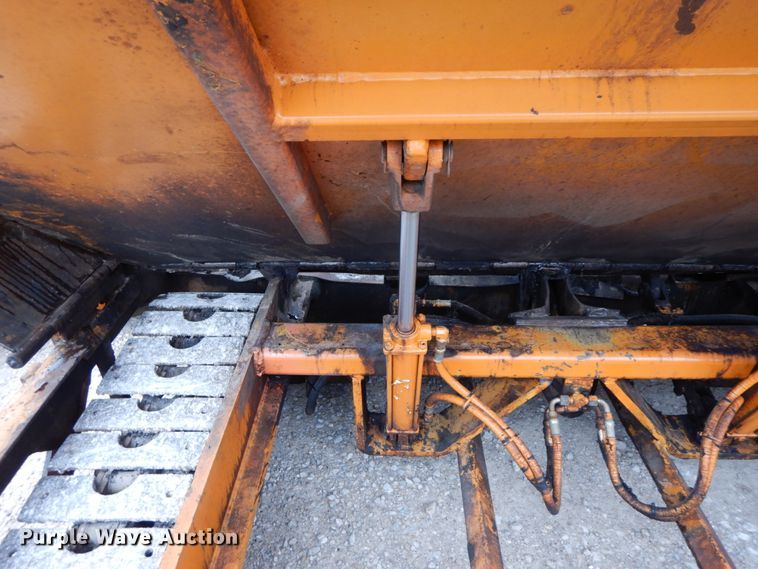 image for item HM9717 1998 Mauldin 690E  paver