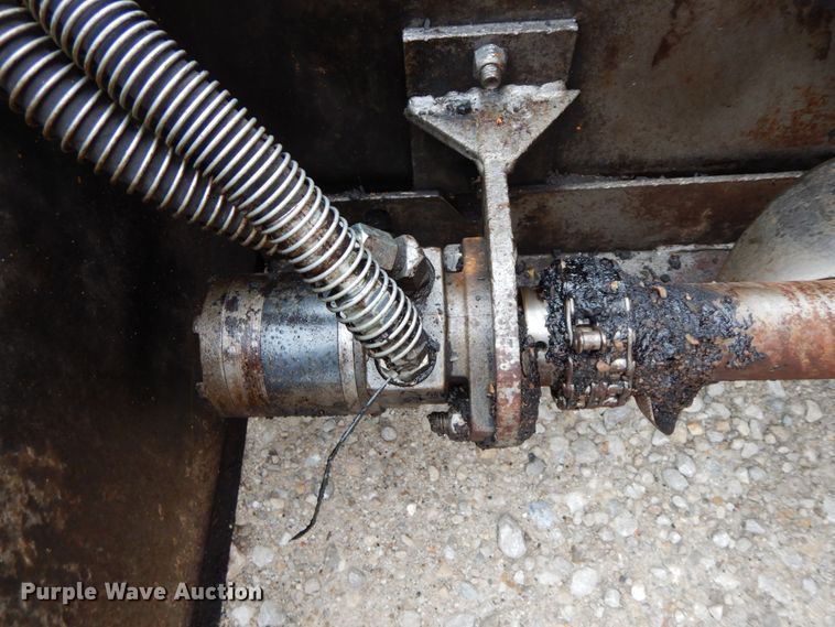 image for item HM9717 1998 Mauldin 690E  paver