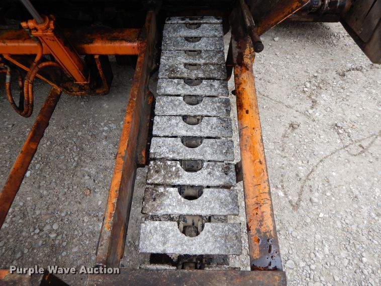 image for item HM9717 1998 Mauldin 690E  paver