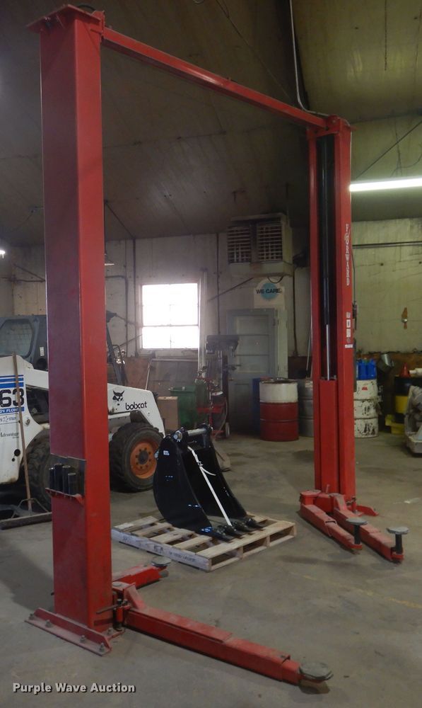 image for item HO9000 Forward Manufacturing DP10A lift