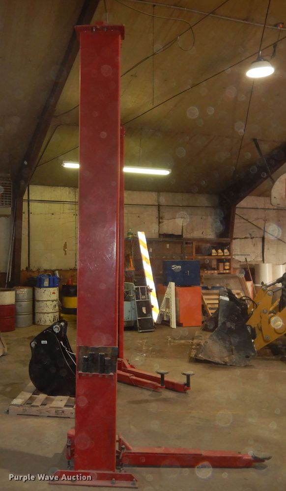 image for item HO9000 Forward Manufacturing DP10A lift