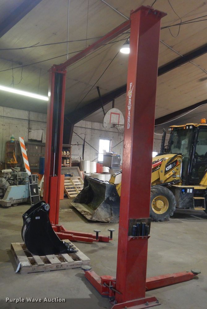 image for item HO9000 Forward Manufacturing DP10A lift