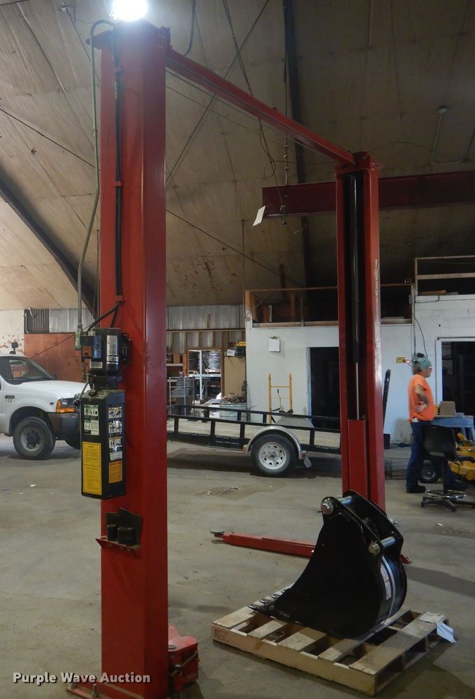 image for item HO9000 Forward Manufacturing DP10A lift