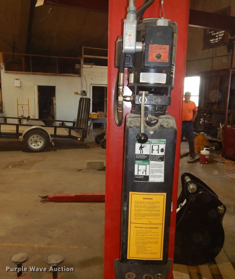 image for item HO9000 Forward Manufacturing DP10A lift