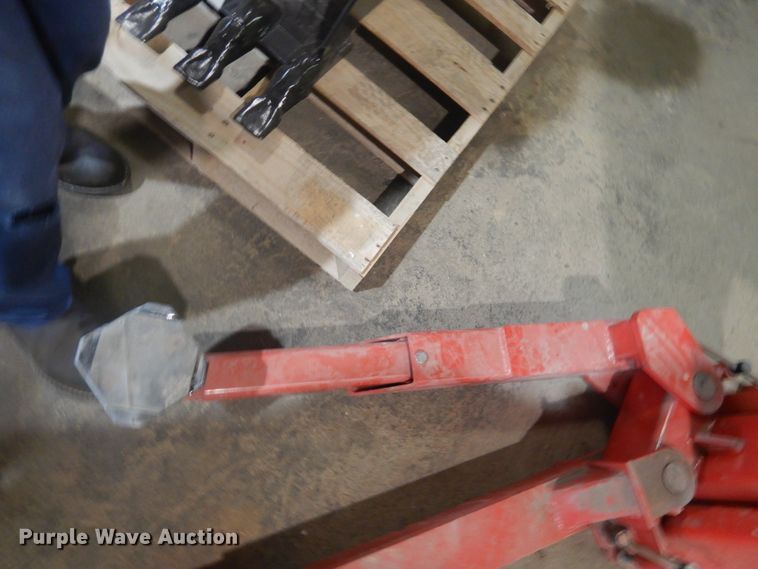 image for item HO9000 Forward Manufacturing DP10A lift