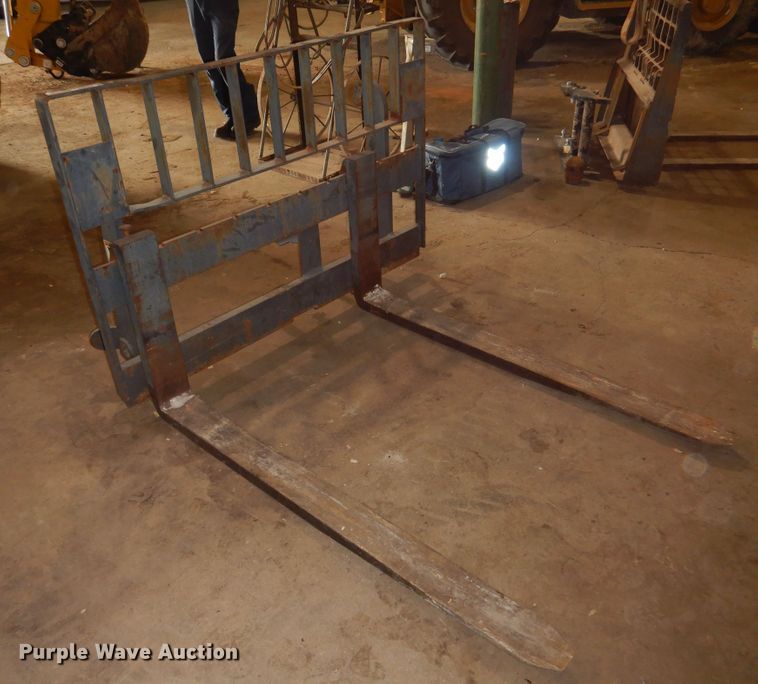 image for item HO9005 Paladin 100447-0733 pallet forks