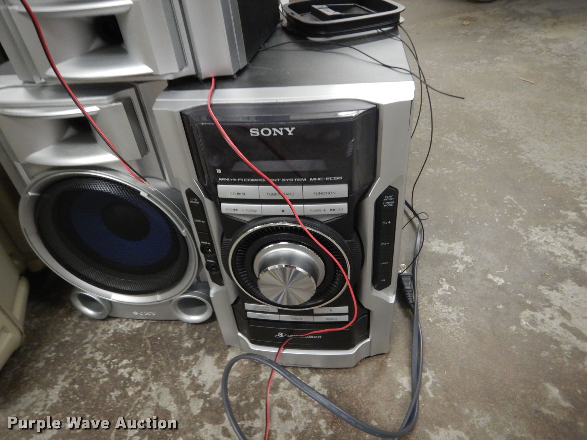 Sony stereo in Des Moines, IA Item FK9316 sold Purple Wave