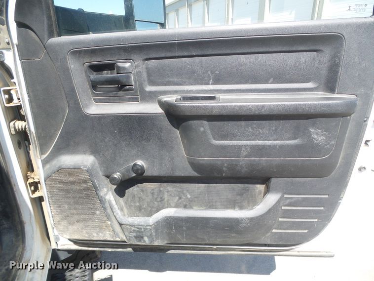 image for item DD0419 2013 Dodge Ram 5500  truck cab and chassis