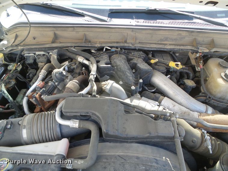 image for item DD0420 2013 Ford F550 Super Duty  truck cab and chassis