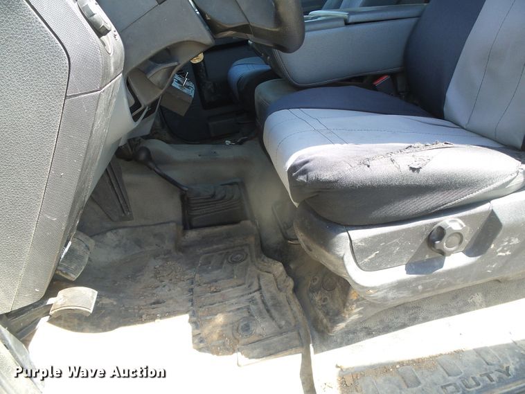 image for item DD0420 2013 Ford F550 Super Duty  truck cab and chassis