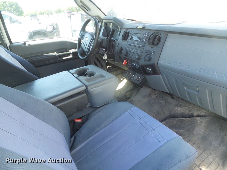 image for item DD0420 2013 Ford F550 Super Duty  truck cab and chassis
