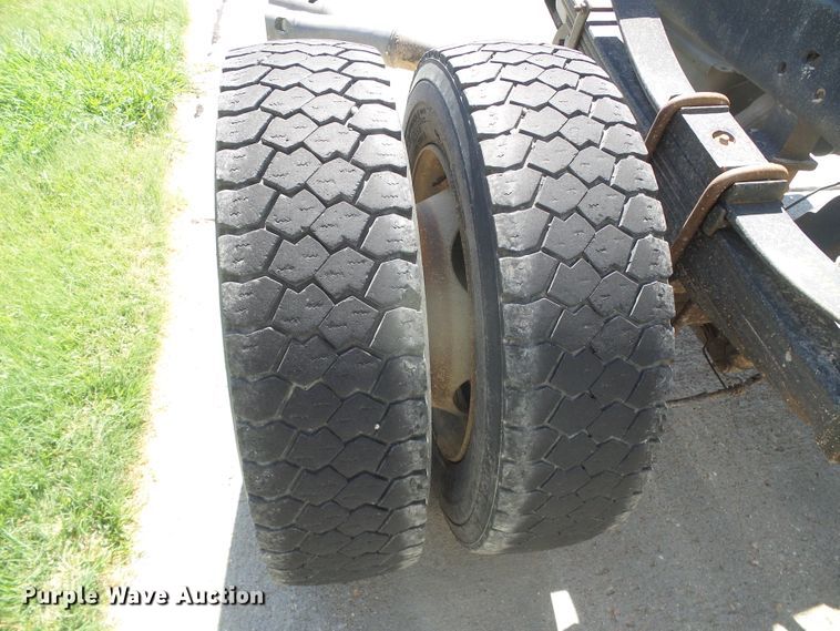 image for item DD0420 2013 Ford F550 Super Duty  truck cab and chassis