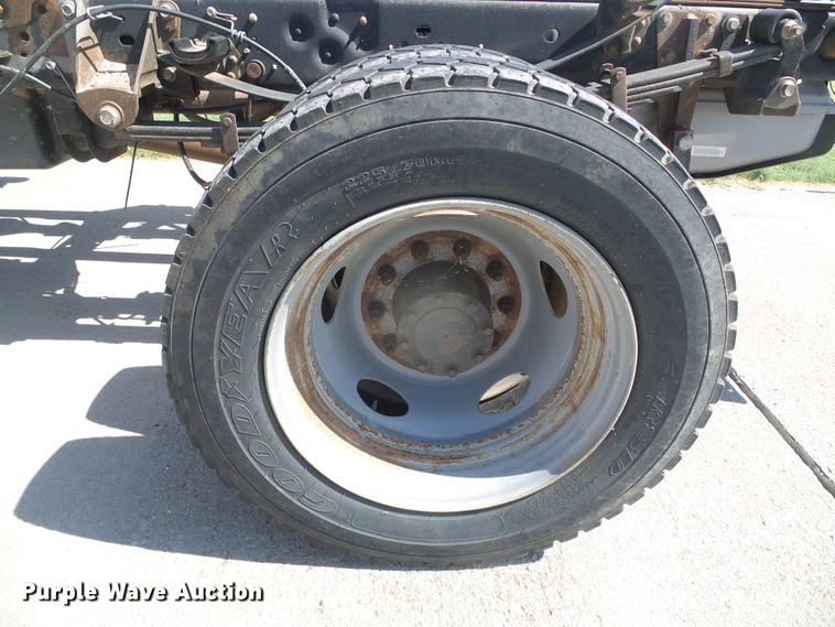 image for item DD0420 2013 Ford F550 Super Duty  truck cab and chassis