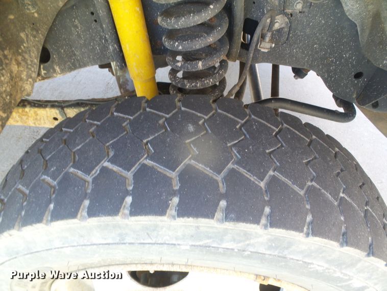 image for item DD0420 2013 Ford F550 Super Duty  truck cab and chassis