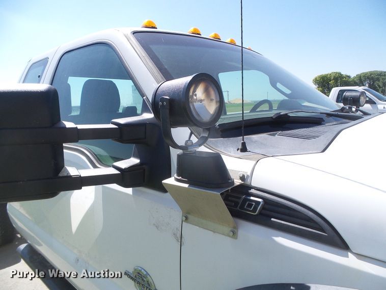 image for item DD0420 2013 Ford F550 Super Duty  truck cab and chassis