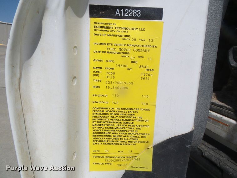 image for item DD0420 2013 Ford F550 Super Duty  truck cab and chassis