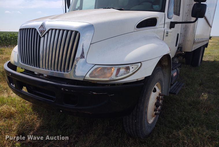 image for item DE6978 2007 International 4300  box truck