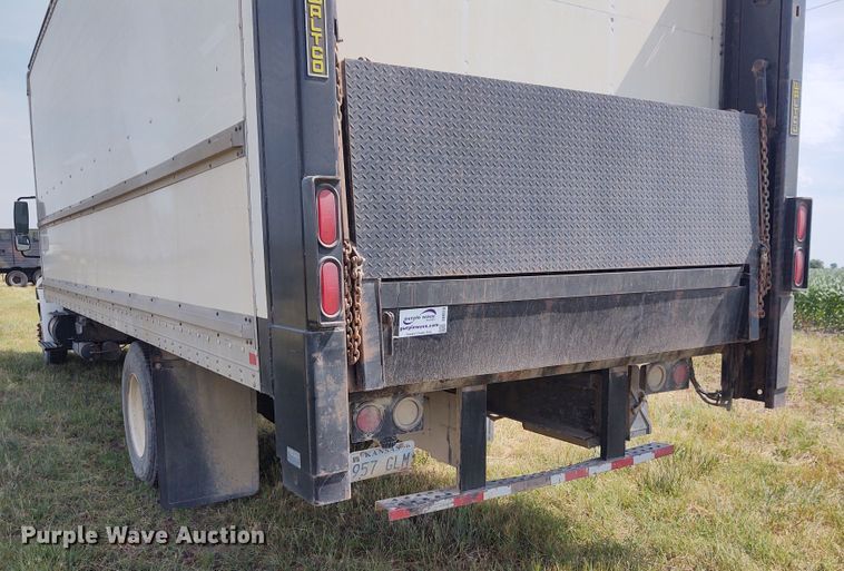 image for item DE6978 2007 International 4300  box truck