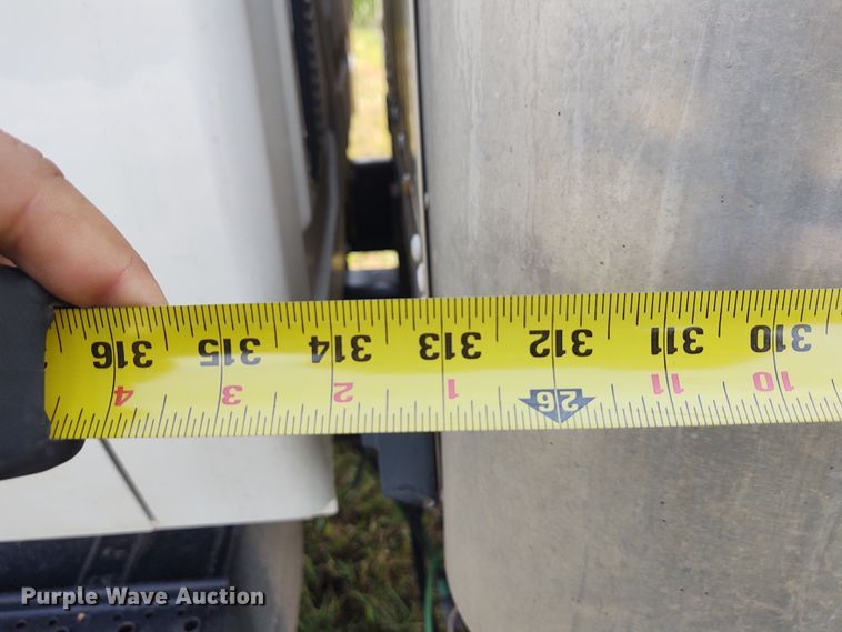 image for item DE6978 2007 International 4300  box truck