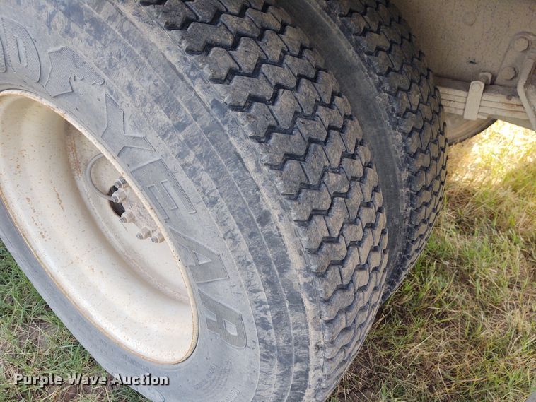 image for item DE6978 2007 International 4300  box truck