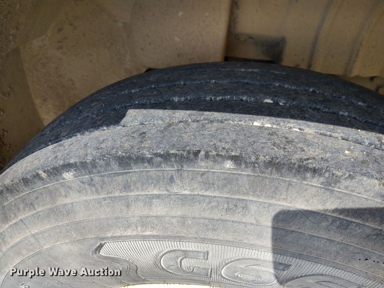 image for item DE6978 2007 International 4300  box truck