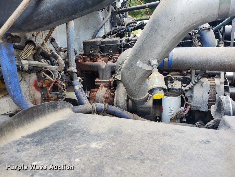 image for item DE7049 1997 Freightliner FL70  truck cab and chassis