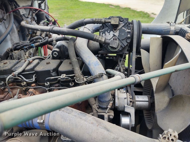 image for item DE7049 1997 Freightliner FL70  truck cab and chassis