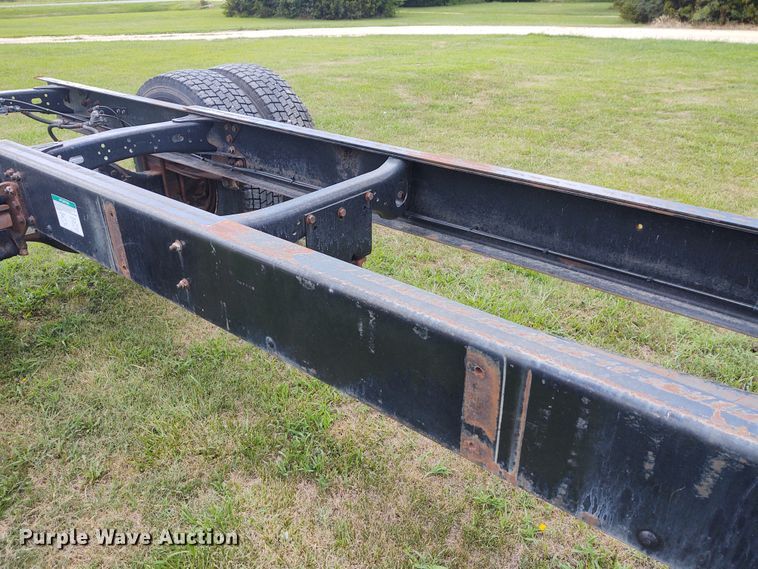 image for item DE7049 1997 Freightliner FL70  truck cab and chassis