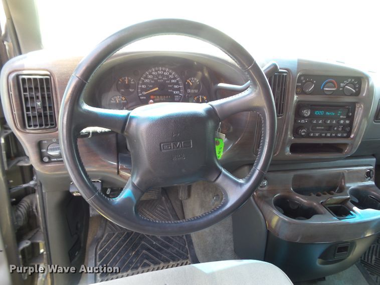 image for item DF0846 2002 GMC Savana G1500  handicap accessible van